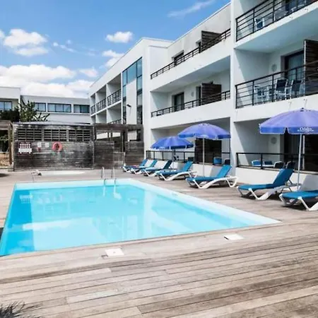 T1 Avec Piscine Et Terrasse Au Coeur De La Rochelle Apartment La Rochelle  Exterior photo
