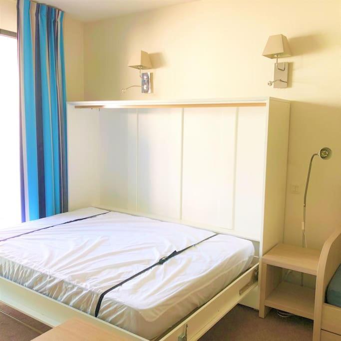 Apartment T1 Avec Piscine Et Terrasse Au Coeur De La Rochelle