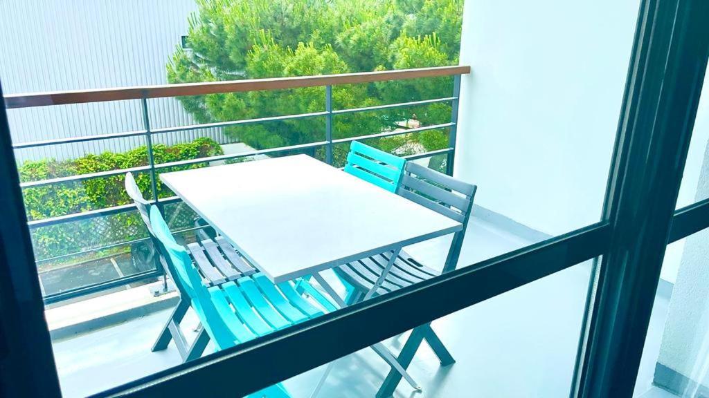 Apartment T1 Avec Piscine Et Terrasse Au Coeur De La Rochelle *